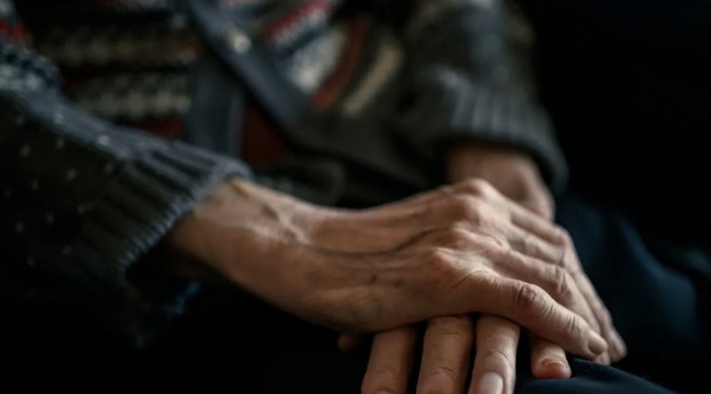 Över tre månader kan äldre personer får vänta på den hjälp som de beviljats av kommunen. Arkivbild. Foto: Oscar Olsson/TT